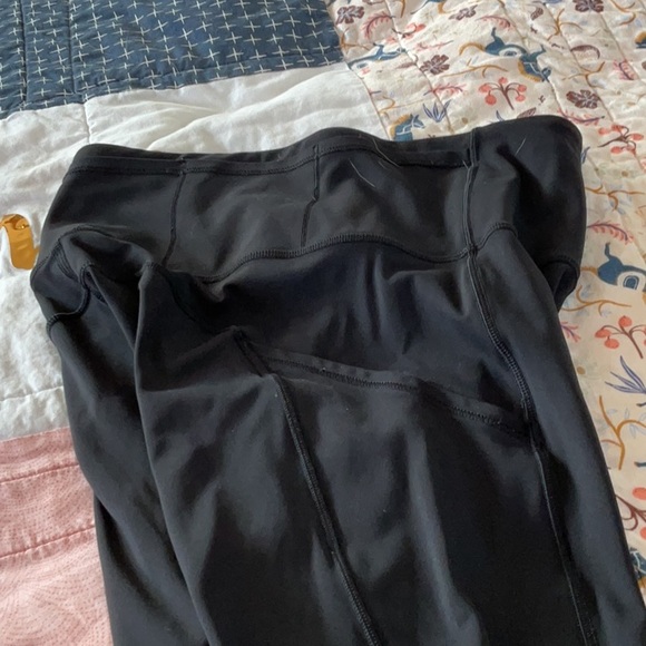 Lululemon running tights with 6 pockets!
Size 2 in excellent used condition - Picture 6 of 8